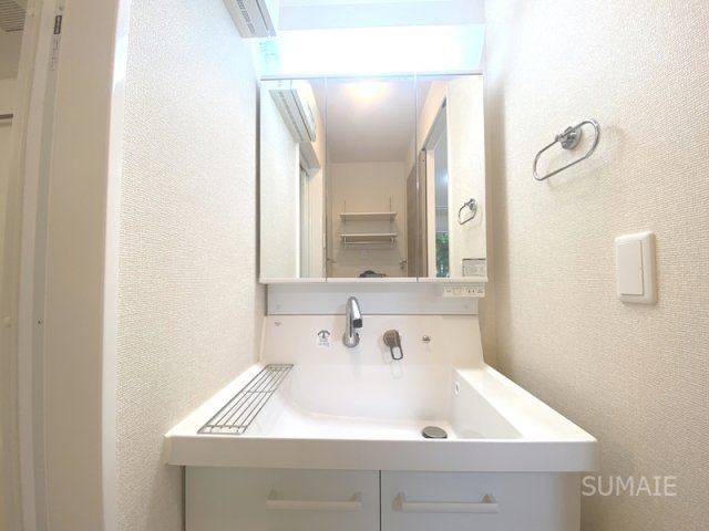 ガーデン島町東の独立洗面台|洗髪洗面化粧台