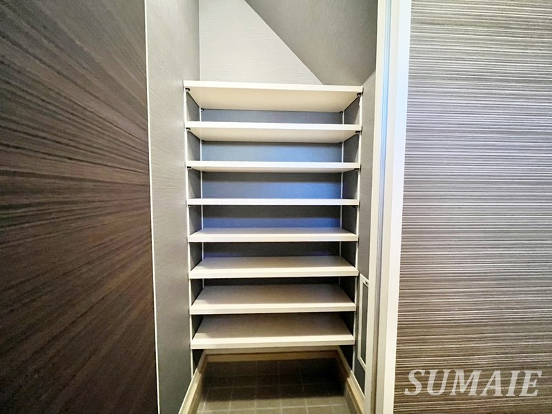 サンフラワーの洋室|6.6帖居室。