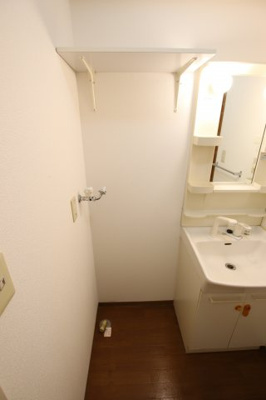 【設備】 | ドルフコート | 室内洗濯機置場