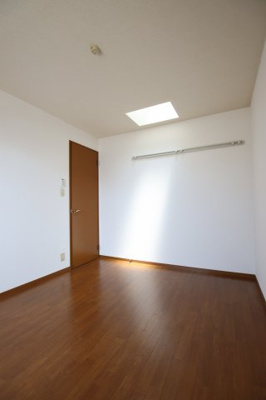 【洋室】 | ドルフコート