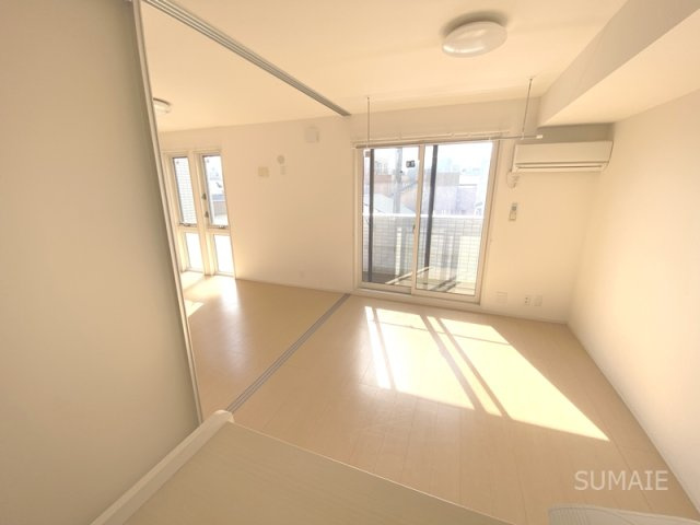 Ｍｙ ｔｉａｒａの居間・リビング|キッチンカウンターより