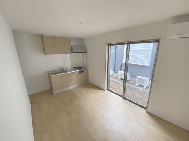 フィオーレ盆栽の居間・リビング|明るいリビング