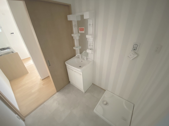 フィオーレ盆栽の洗面所|広めな洗面