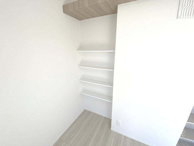 Noble Villa土呂町の収納|リビング棚