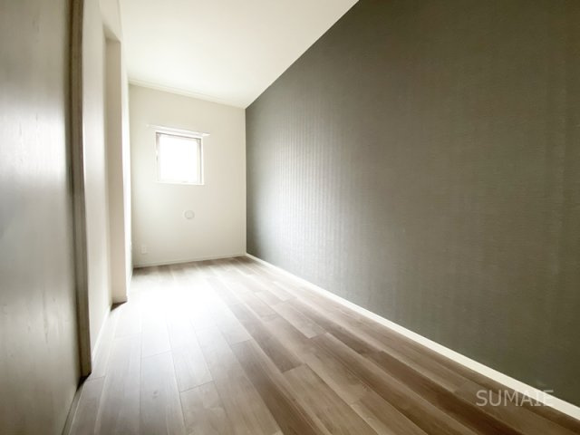 Floret.Yの寝室|シックなアクセントクロスです☆