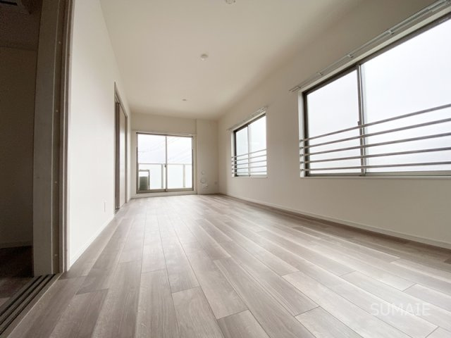 Floret.Yの居間・リビング|南向き角部屋☆