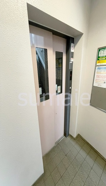 すずらん館のその他共用部分|エレベーターです。