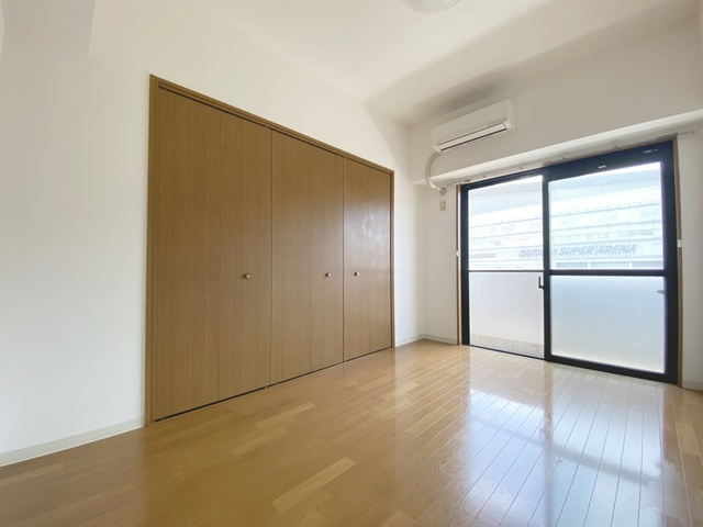 すずらん館の洋室|6帖洋室☆