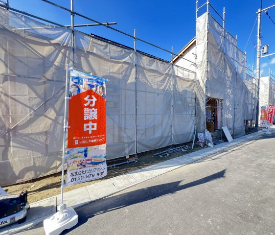 大和高田市西坊城全5棟の外観