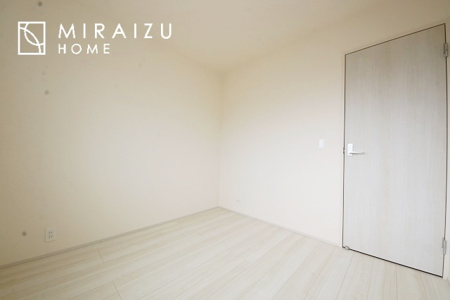 【その他】 | 収納力も自慢です。お洋服がお好きなお客様も多いですよね、衣替えをしなくてもお洋服をしまっておけそうなくらいの広さですね！
