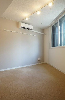 【居間・リビング】 | ラシクラス東高円寺 | 明るい洋室！