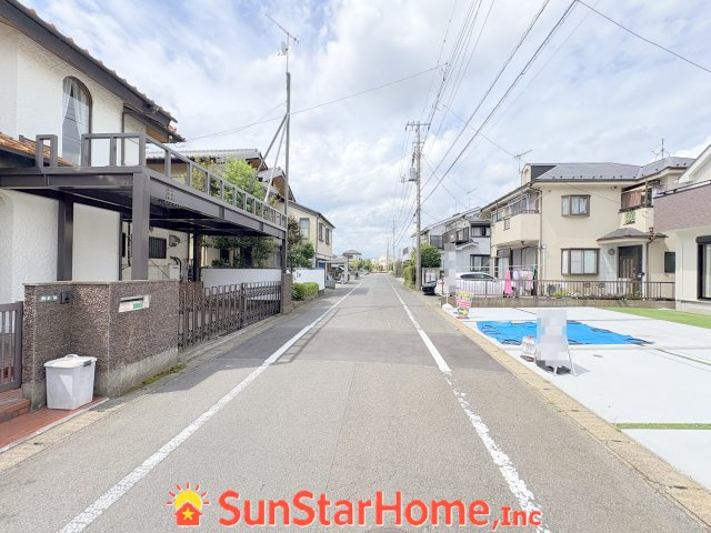 【サンスターホーム】　瑞穂町長岡1丁目　新築B号棟の前面道路含む現地写真