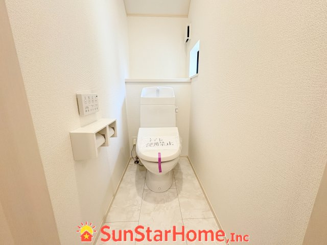 【サンスターホーム】　瑞穂町長岡1丁目　新築B号棟のトイレ