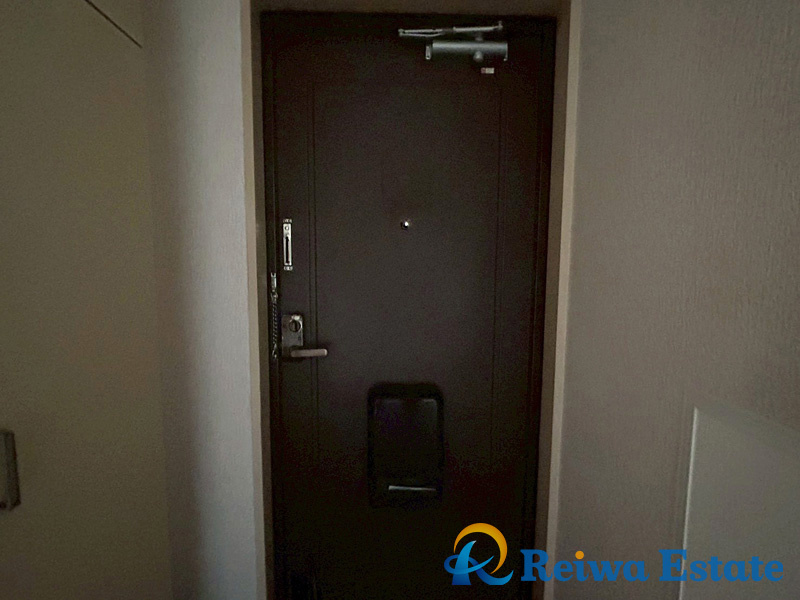 サニータウン茅ヶ崎　6号棟の玄関