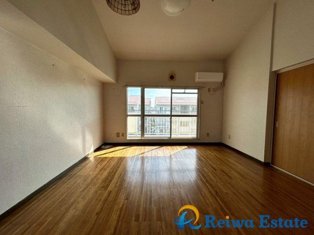 サニータウン茅ヶ崎　6号棟の居間・リビング