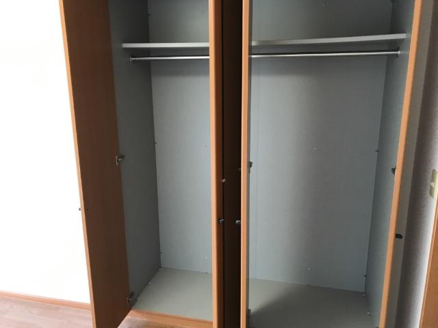 ラペル・シャトーの収納|洋室収納①-1