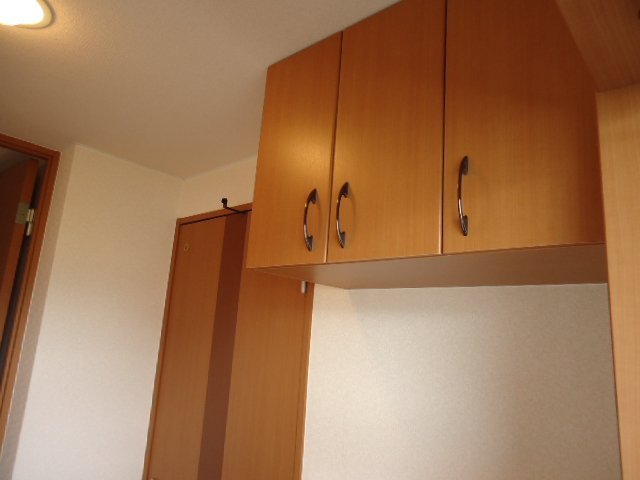 サンクスハイムの収納|下駄箱上部