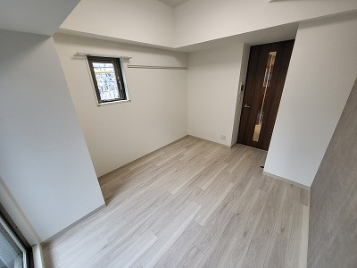 エステムコート広島横川本通りの内装|明るい室内です