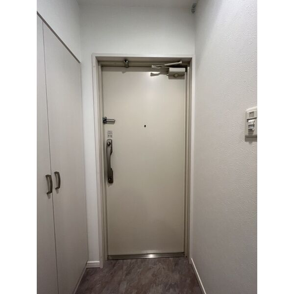 スプランディッド新大阪DUEの玄関