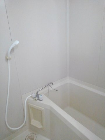 エルディム落合南Ｂの浴室|日々の疲れを癒すお風呂付です