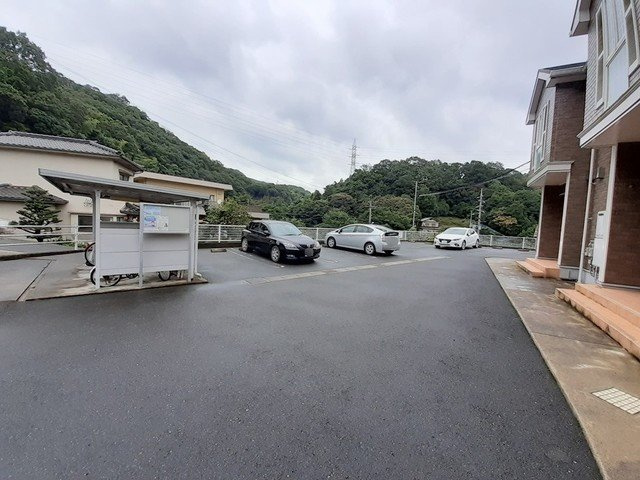 ソレイユ３番館の駐車場|駐車場です