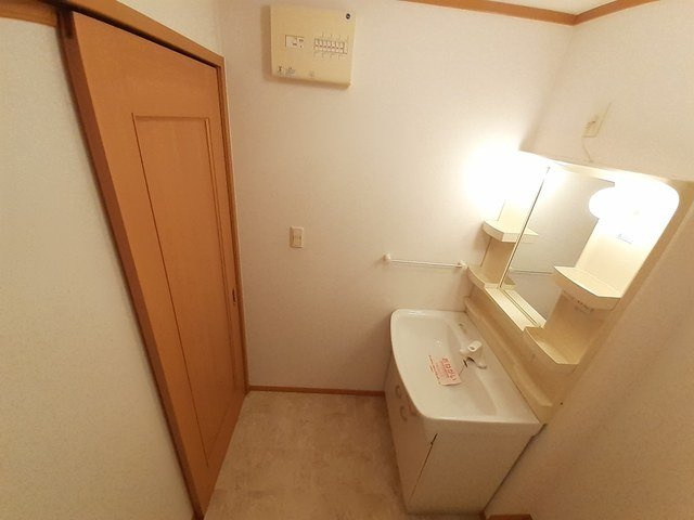 ソレイユ３番館の洗面所|広い洗面スペース