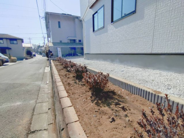 【庭】 | 所沢市下富　新築戸建　全1棟 | フラワーベルトスペース(花壇)