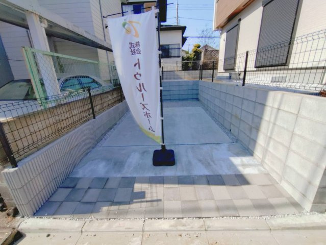 【前面道路含む現地写真】 | 所沢市下富　新築戸建　全1棟 | 前面道路幅員約6.0m
