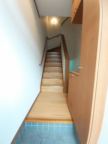 エクセレンテグリシーナⅡの玄関|収納もある玄関です