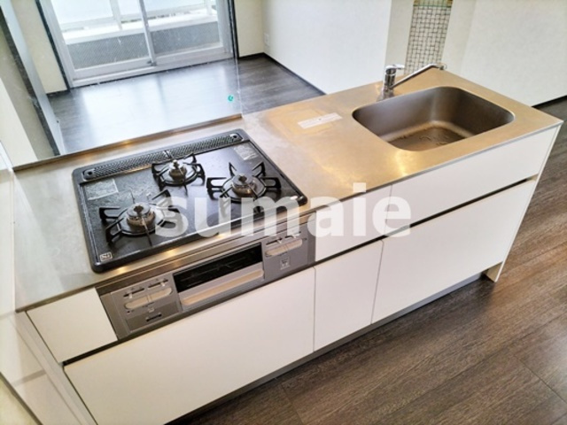 エトワール大成町のキッチン|グリル付きガスコンロ設置済です！