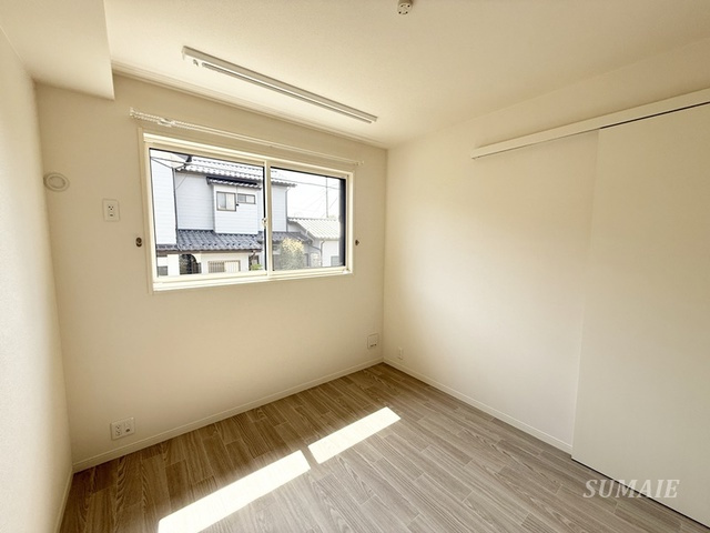 KAMULA 南棟の寝室|1階の洋室