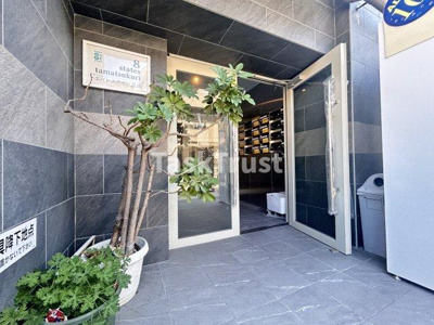 【エントランス】 | エイトステイツ玉造