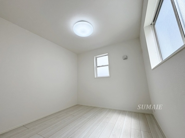 浦和区針ヶ谷4丁目戸建の寝室|使いやすい洋室タイプ☆