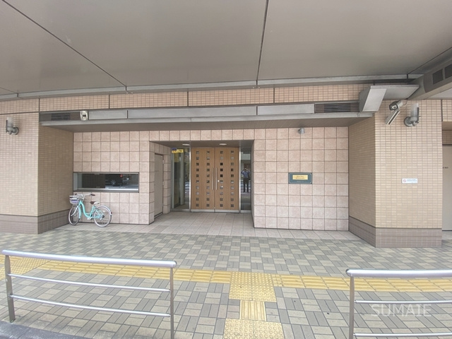 ハイムプラザ北浦和のエントランス