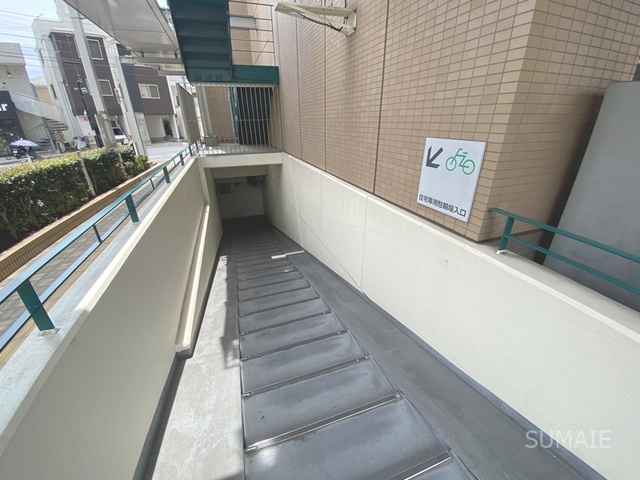 ハイムプラザ北浦和のその他共用部分|駐輪場入口