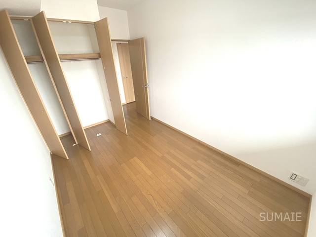 ハイムプラザ北浦和の居間・リビング|5.5帖洋室別角度