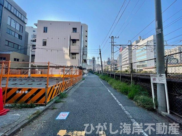 藤沢市南藤沢　売地の前面道路含む現地写真|現地外観