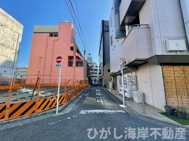 藤沢市南藤沢　売地の前面道路含む現地写真|現地外観