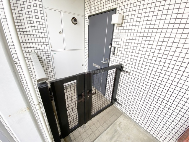 セレーノ大宮D棟の玄関|便利な玄関ポーチ☆