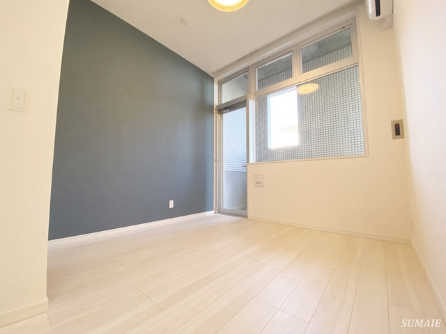 セレーノ大宮Bの寝室|天井が高く、お部屋が広く感じます！