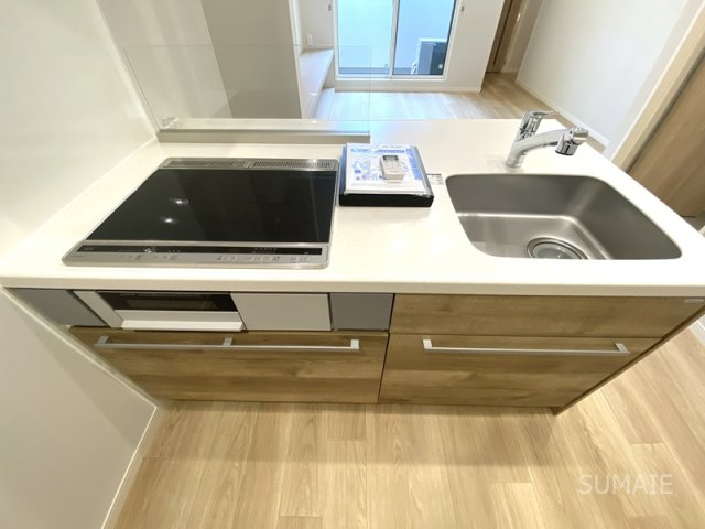 カーサ・ソンリエンテのキッチン|グリル付きIHコンロ