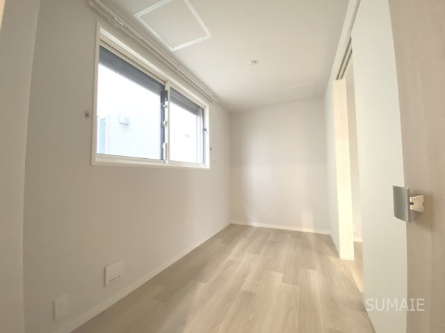 カーサ・ソンリエンテの子供部屋|1階　3.8帖洋室