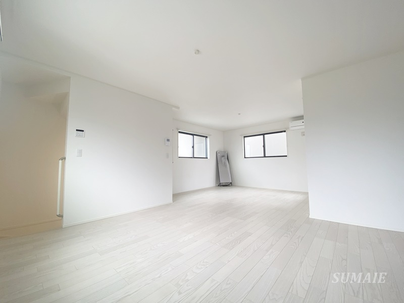 Ｋｏｌｅｔ大宮大成町の居間・リビング|シンプルな内装です☆