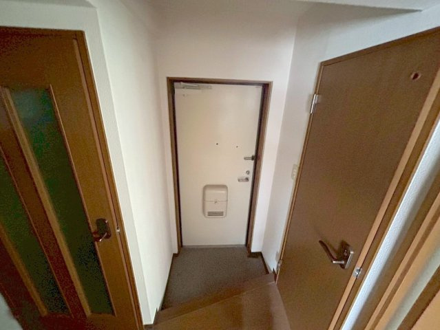 ユニヴェール新大阪の玄関