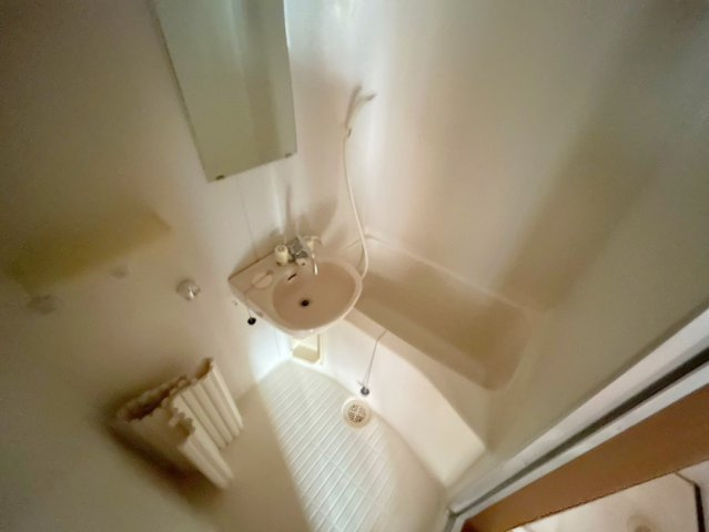 ユニヴェール新大阪の浴室