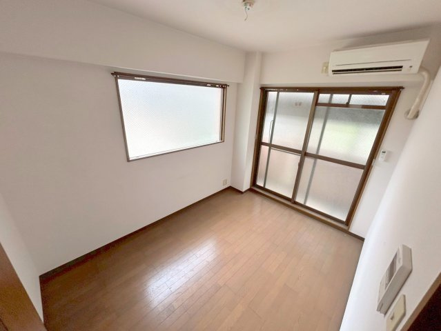 ユニヴェール新大阪の居間・リビング