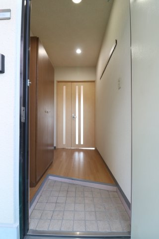 メゾン・ド・ツナキの玄関