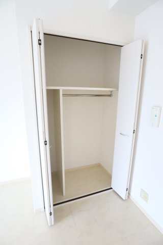 大阪市城東区関目６丁目の賃貸マンションの収納