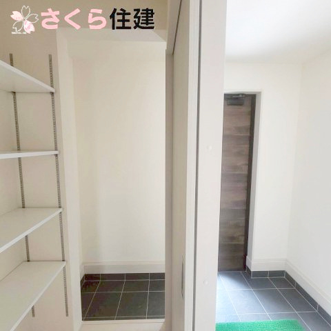 第1下野石橋　1号棟の玄関|玄関は家族専用の入り口を設けることで、常にキレイな状態を保つことができます◎