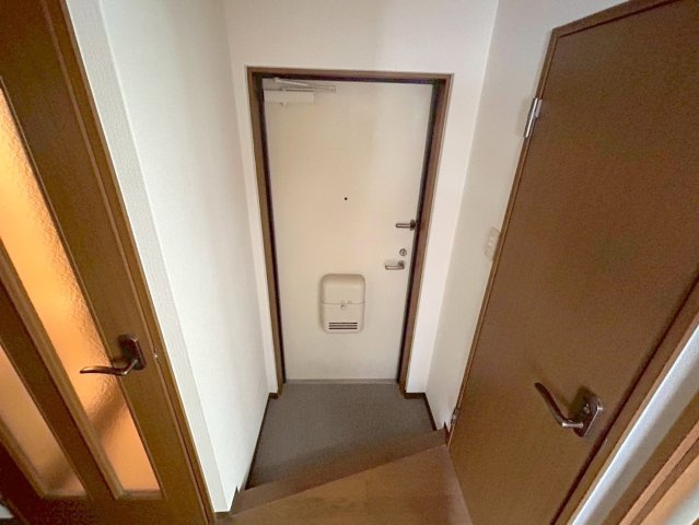 ユニヴェール新大阪の玄関